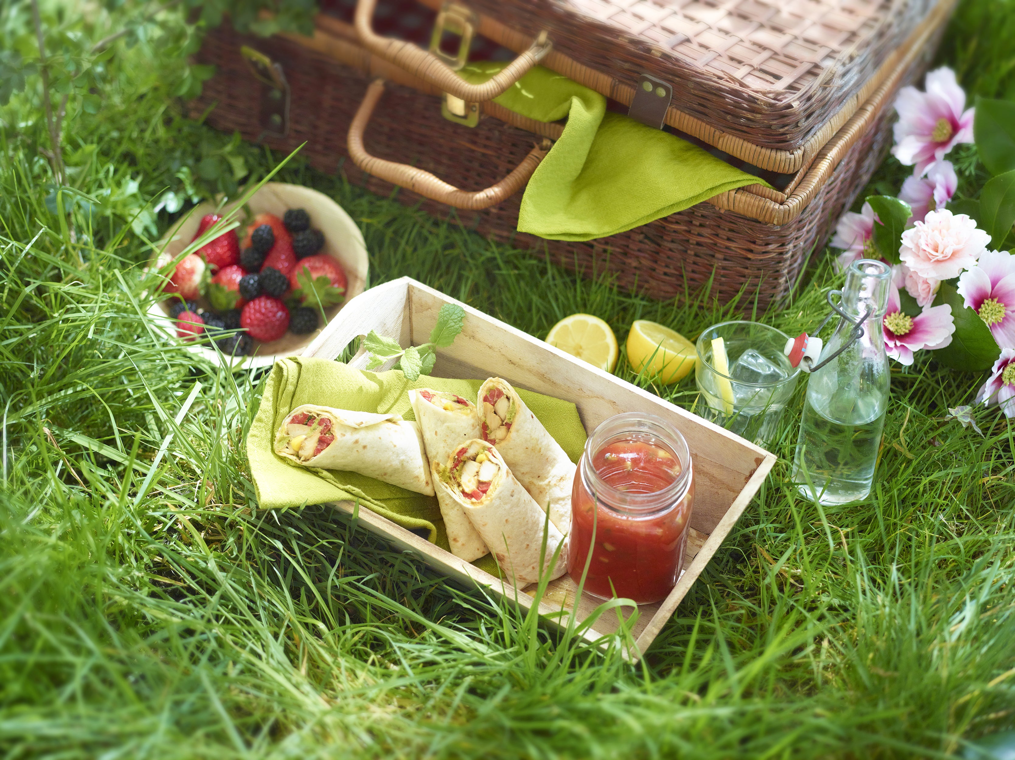 Grünkohl-Pesto-Wraps mit veganen Filet Stripes