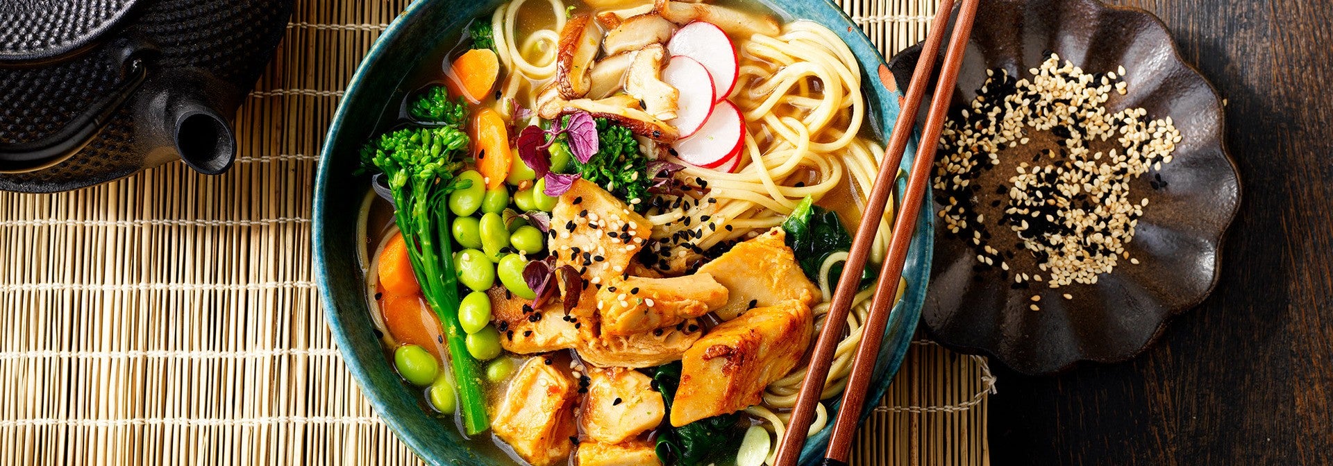 Soupe japonaise miso et nouilles ramen