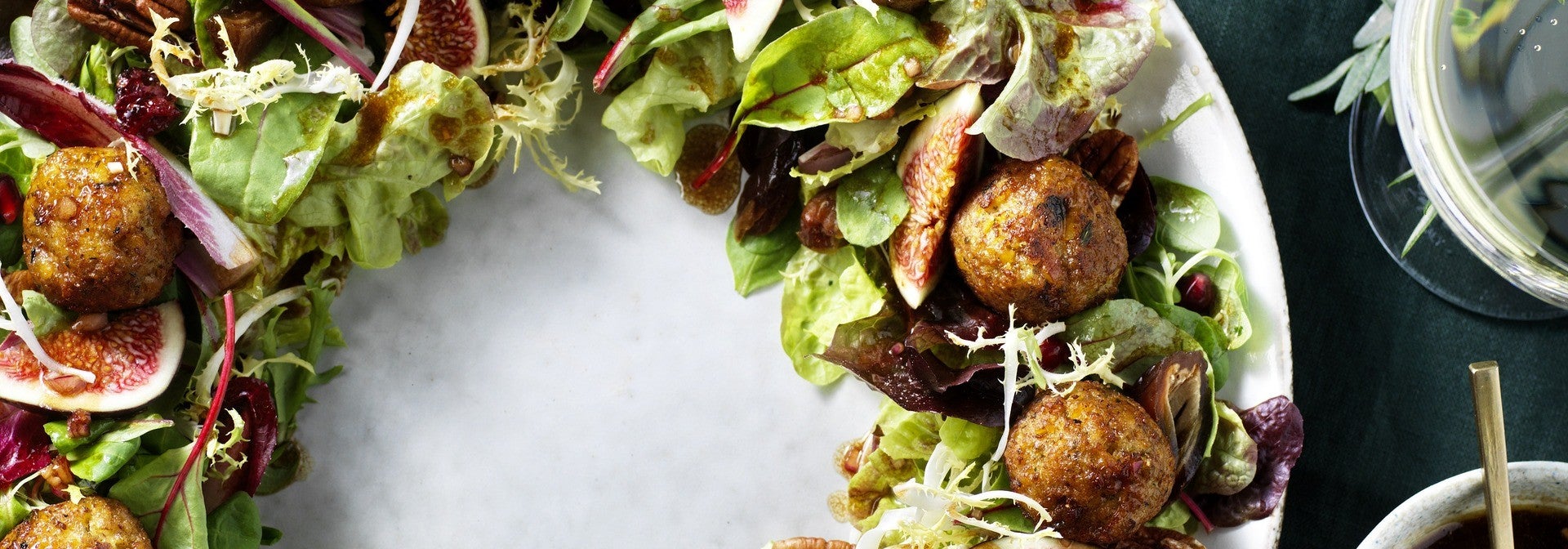 Wreath Salad with Falafel