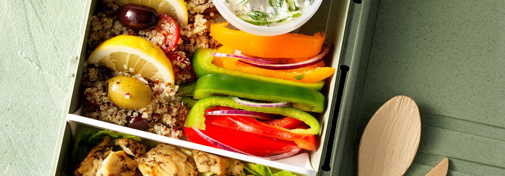 Salade de boîte à lunch à la grecque