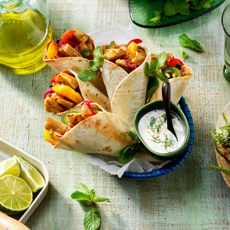 Mini wraps avec des morceaux de filet végans Mini wraps avec des morceaux de filet végans