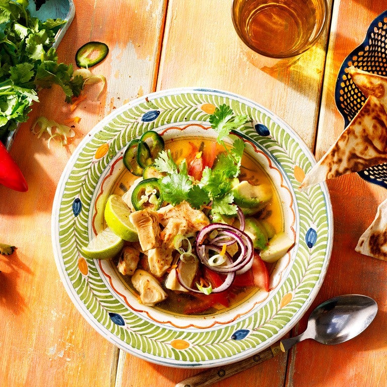 Soupe mexicaine au citron vert avec filets végans Soupe mexicaine au citron vert avec filets végans