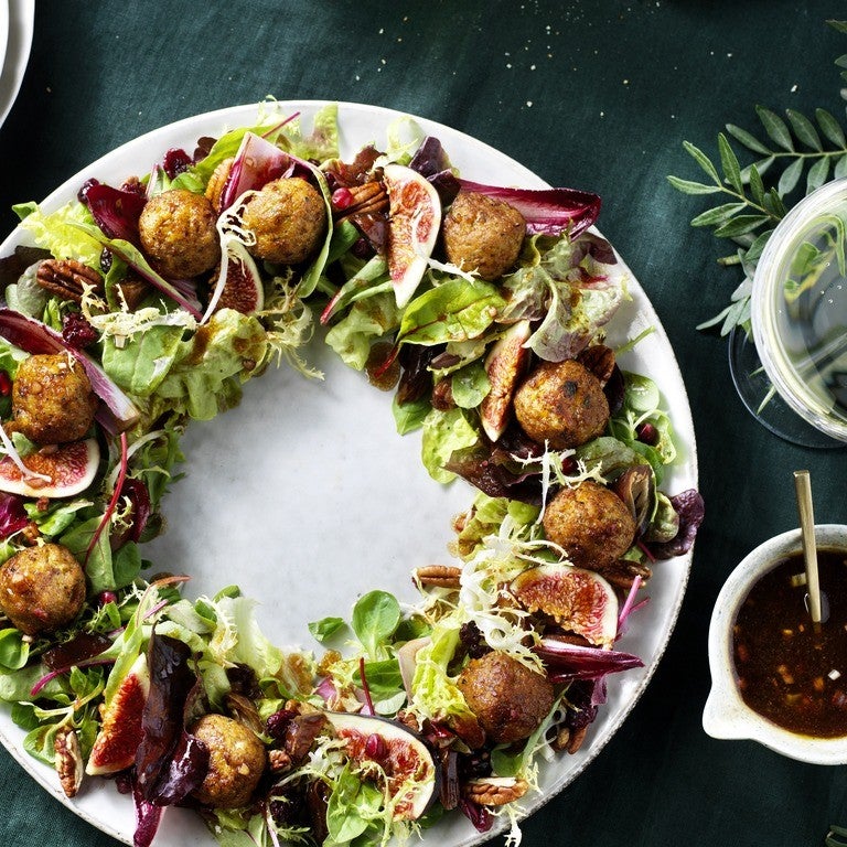 Wreath Salad with Falafel