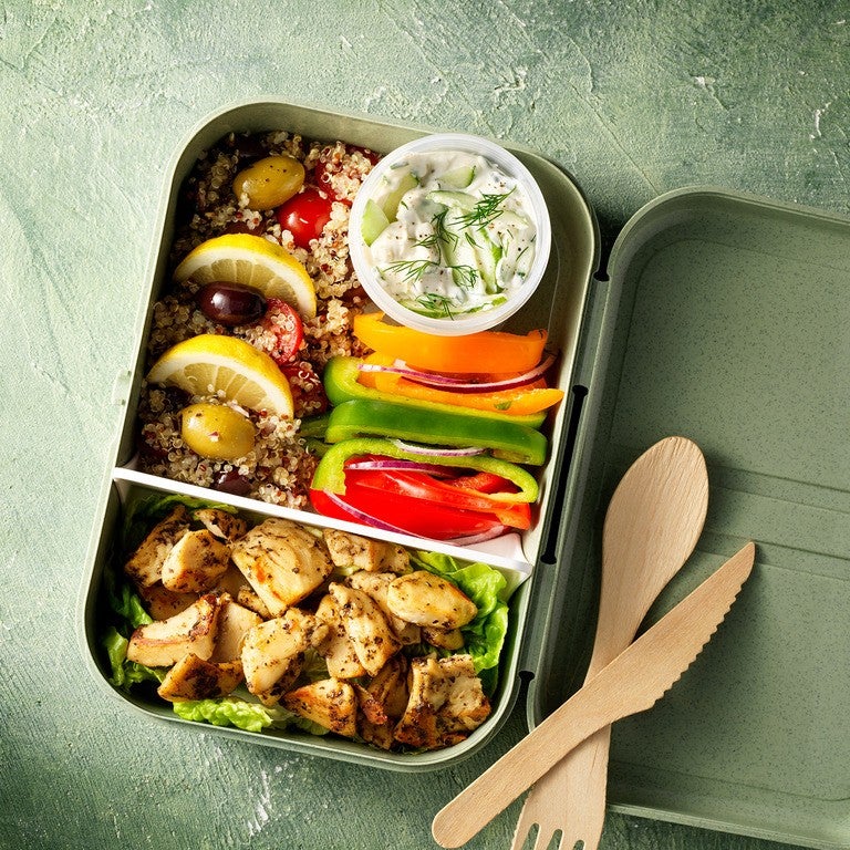 Salade de boîte à lunch à la grecque